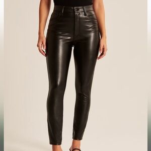 Women's Curve Love Vegan Leather Skinny Pant size 26 waist